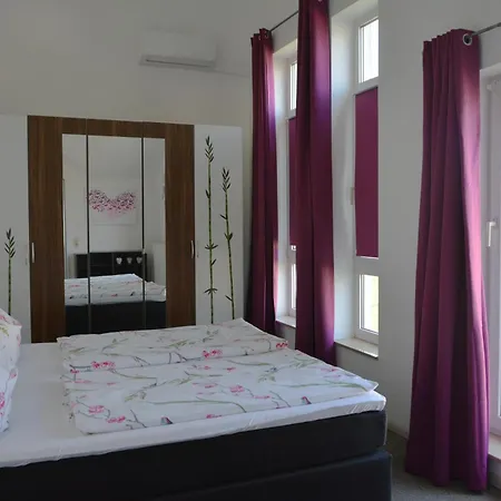 Apartment Ferienwohnungen Steinhof-Littmann